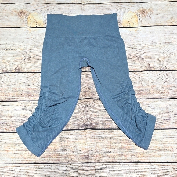 Lululemon In The Flow Crop IIHeathered Blue Denim size 4 - Picture 9 of 9